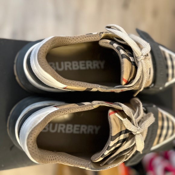 Burberry men’s sneakers - Picture 6 of 8